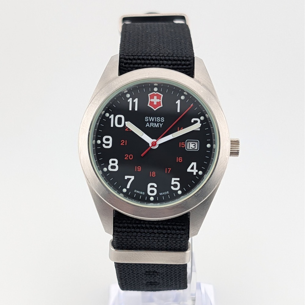 Victorinox Swiss Army Swiss Made Field Watch Black Dial Date 40mm NATO Strap